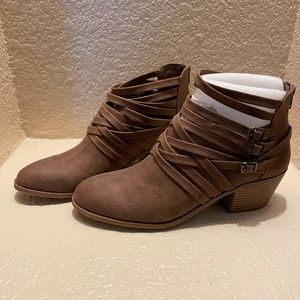 Fergalicious by Fergie Cognac Paisley Bootie 10M Never Worn